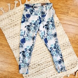 Bally Total Fitness Mid Calf Capri Floral Leggings